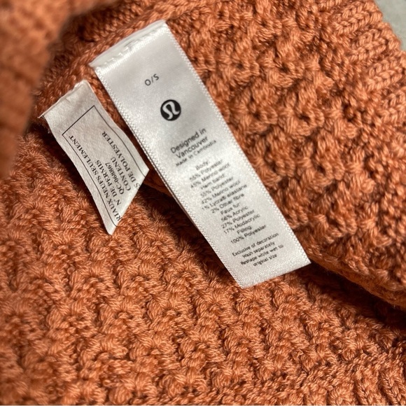 Lululemon Bubble Knit Beanie Hat Pom Pom Fur Winter Hat Pink Savannnah NWT - Picture 6 of 6